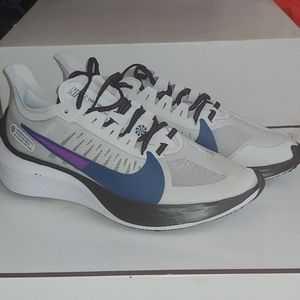 NWT Women's Nike Sneakers